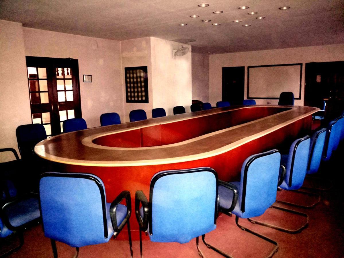 Hotel Indsurya ديبروجاره المظهر الخارجي الصورة