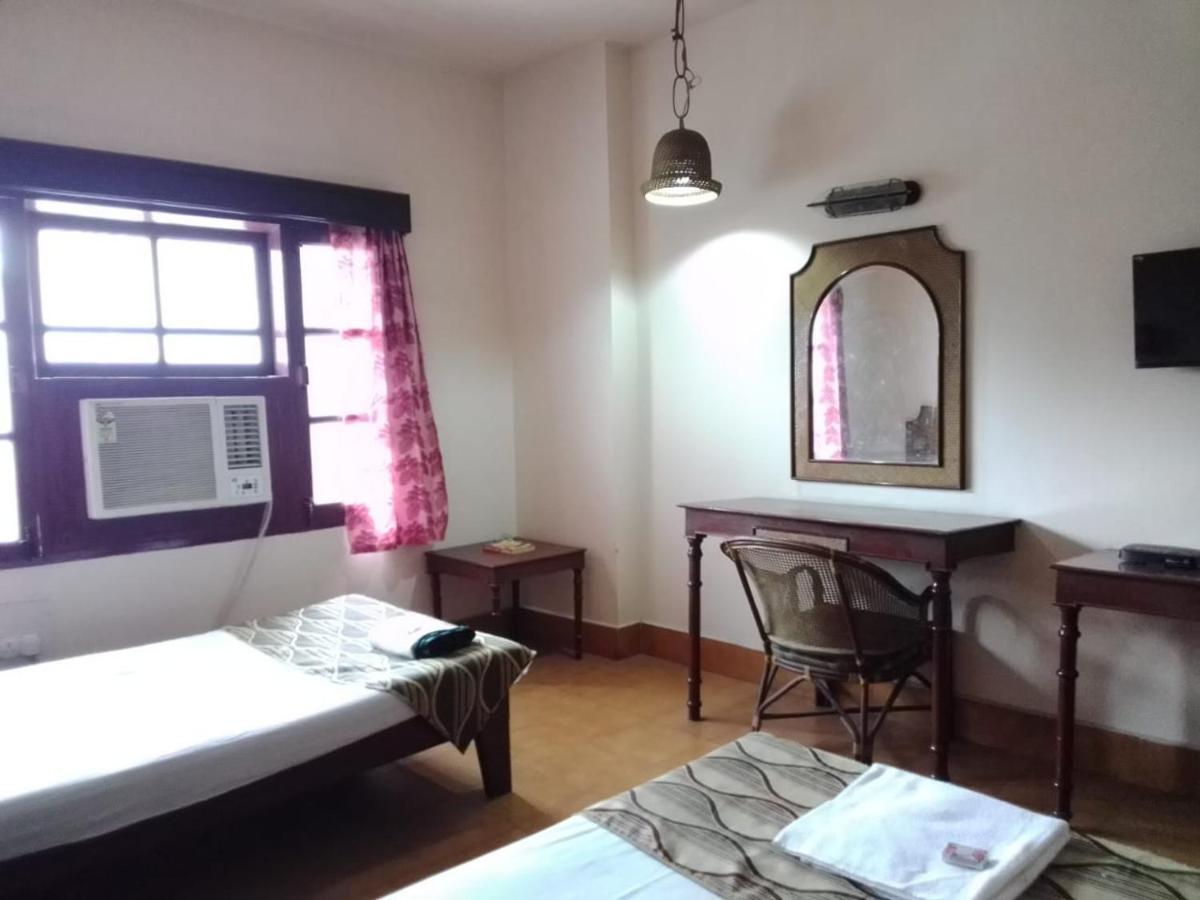Hotel Indsurya ديبروجاره المظهر الخارجي الصورة