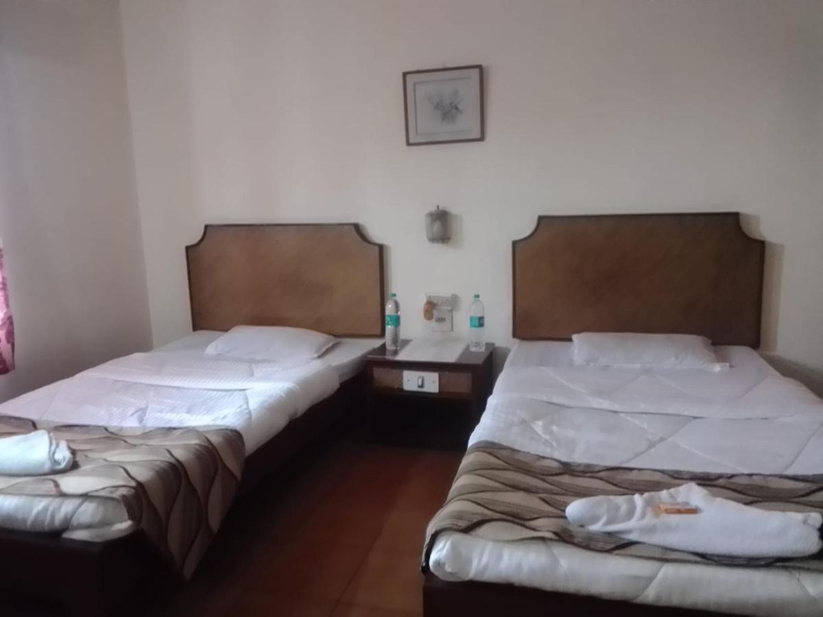 Hotel Indsurya ديبروجاره المظهر الخارجي الصورة