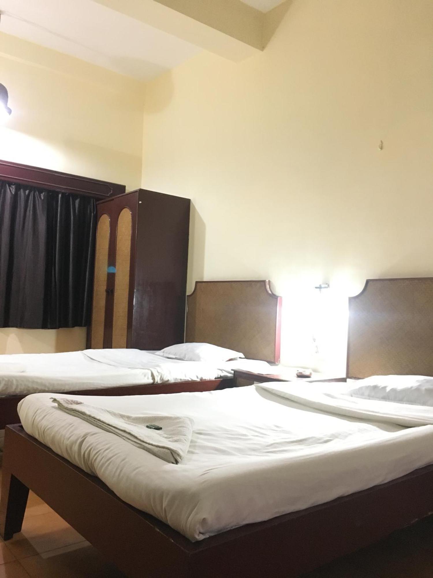Hotel Indsurya ديبروجاره المظهر الخارجي الصورة